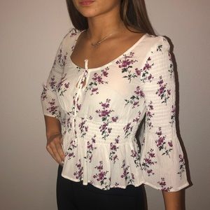 American Eagle floral blouse (NEVER WORN)